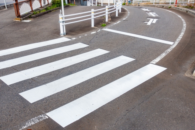 自宅から小学校までの通学路は交通事故や不審者対策を踏まえてチェックしておく