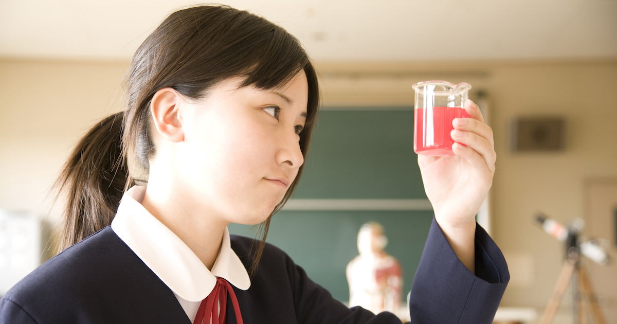 【中学生向け】理科教育のプロが教える!夏休みの自由研究テーマ例&オススメ実験3選