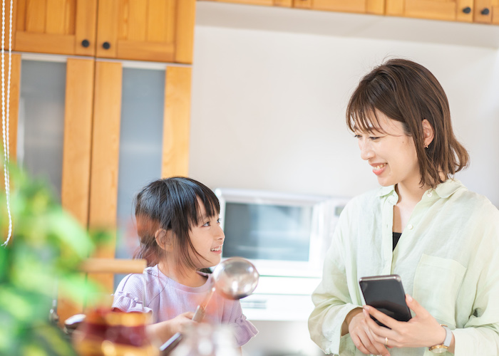 【小学生向け】屋内で行う理科の自由研究テーマ例③おいしい実験!? べっこう飴とカルメ焼きづくり